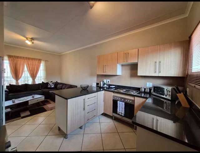 2 BEDROOM APARTMENT FOR SALE IN MOOIKLOOF RIDGE ESTATE